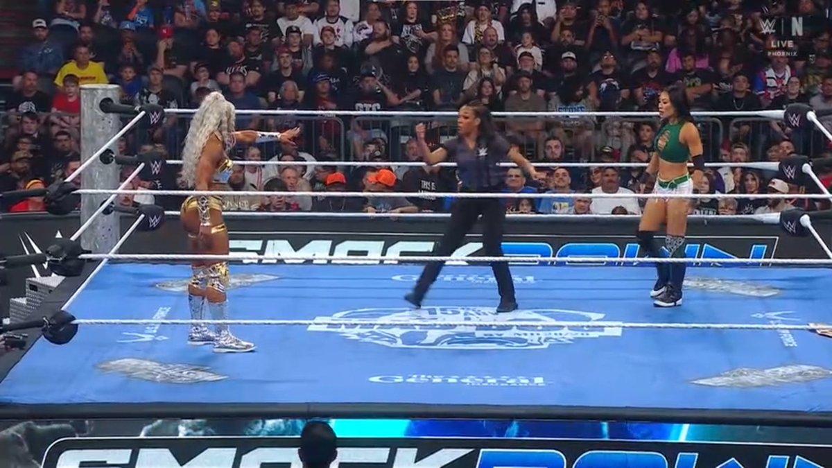 therealalii_'s tweet image. Jade vs Michin is on #SmackDown