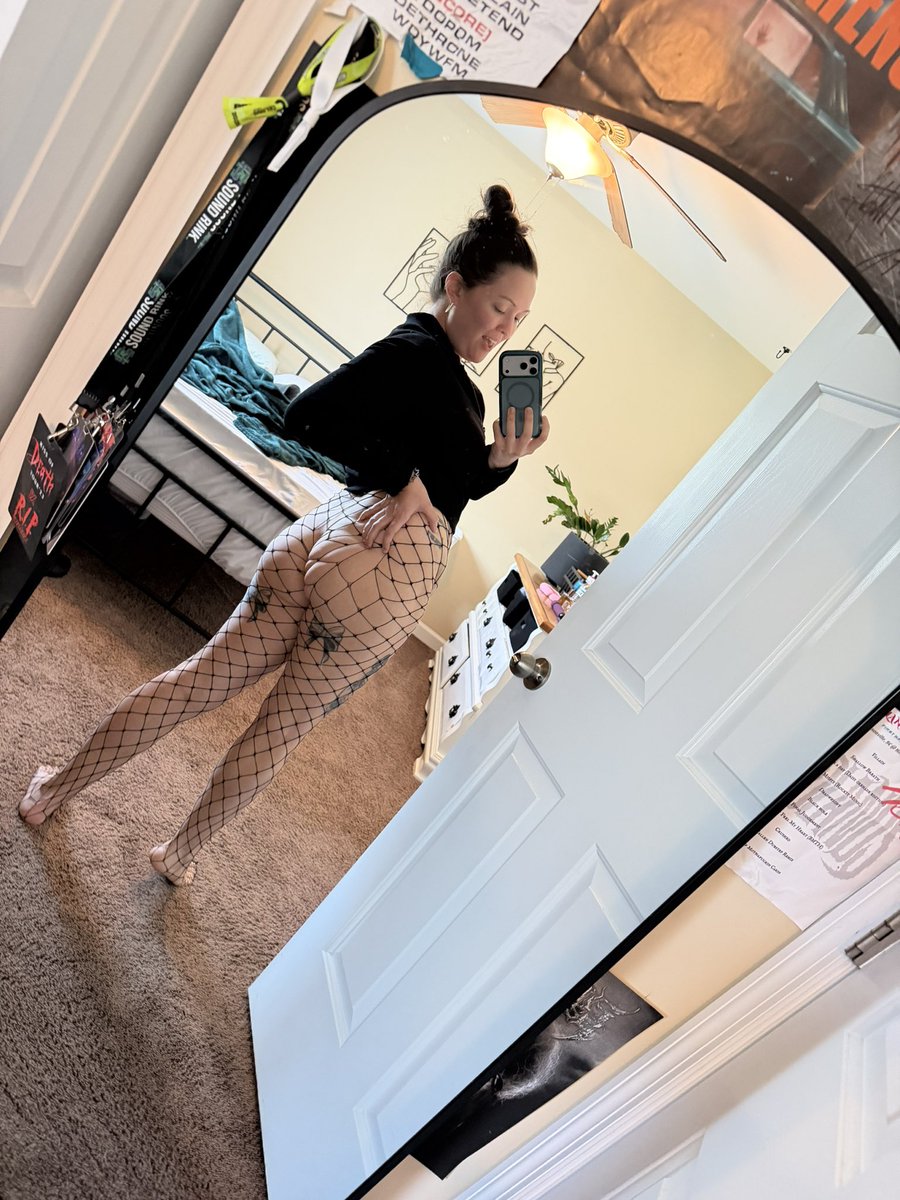 Ash 🖤 tweet media