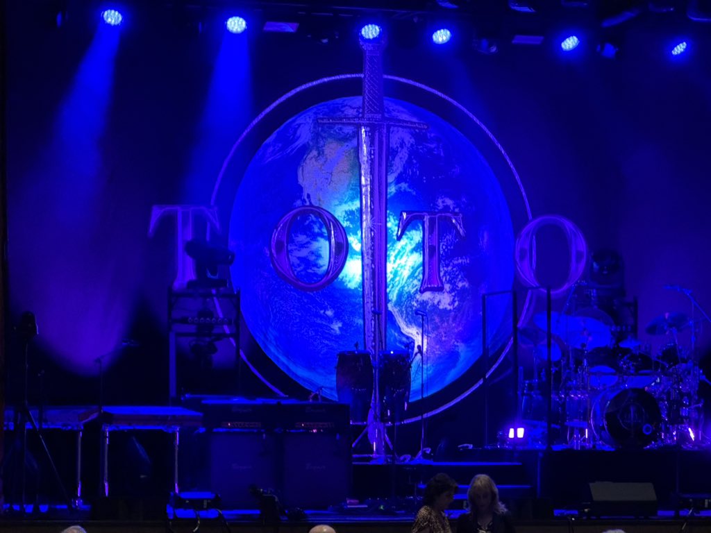 Colts Caveman tweet media