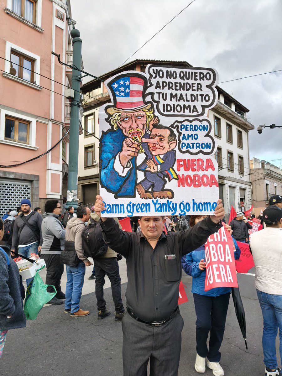 kukyrojas's tweet photo. @DanielNoboaOk el pueblo te habla.

Fotos de @ElenaDeQuito https://t.co/raVeQ9sb8x