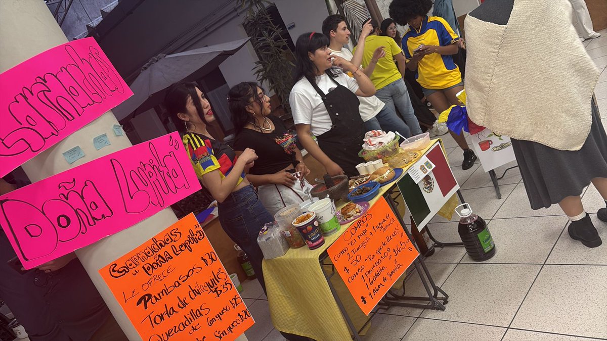 a_estudiantiluv's tweet photo. ¡Estamos en el Concurso y Muestra Gastronómica Primavera 2026 en la @eee_uv ! @Movilidad_UV 
Nos visitan de Tailandia, Argentina, Rusia, Colombia y de diferentes regiones de México. Esta muestra gastronómica permite celebrar cultura y variedad de platillos típicos de cada región. https://t.co/fxug5sj7AS