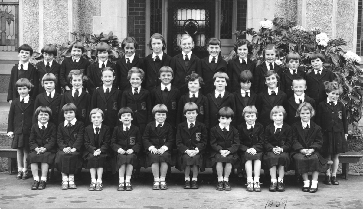 CLAN_AU's tweet image. Warning ⚠️some girls have died in photo
I have just sent some photos to a StCatherine’s orphanage Geelong a lady in palliative care #Canberra 
She is 78ys 
There were 6sisters put in StCath’s only 2 now alive 
Thank you Jasmine MCKFS for your quick response 
Photo was staged