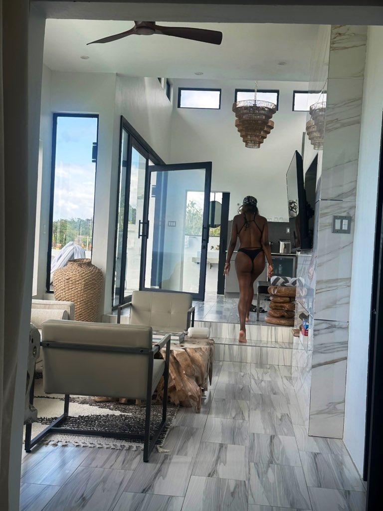 _Shedai_'s tweet photo. Only vacations in my designs 🩶👙 https://t.co/1aUKouI9uH