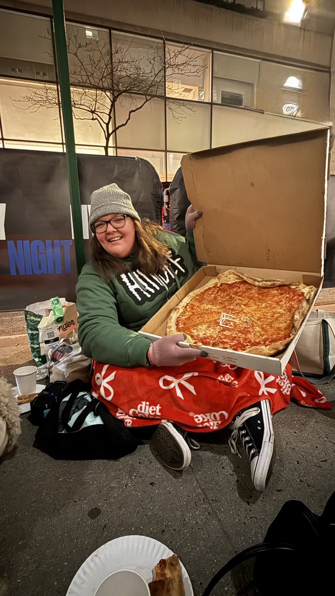 NOW THEY CAME BACK AROUND GIVING OUT ENTIRE BOXES BECAUSE HARRY SENT SUCH A SURPLUS LOLLL