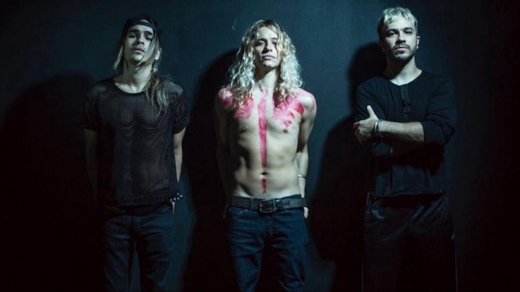 porqueTTarg's tweet photo. "Airbag"

Porque no cedió los derechos para que su show en Lollapalooza Chile sea transmitido vía streaming. https://t.co/vLqOQiaX1R