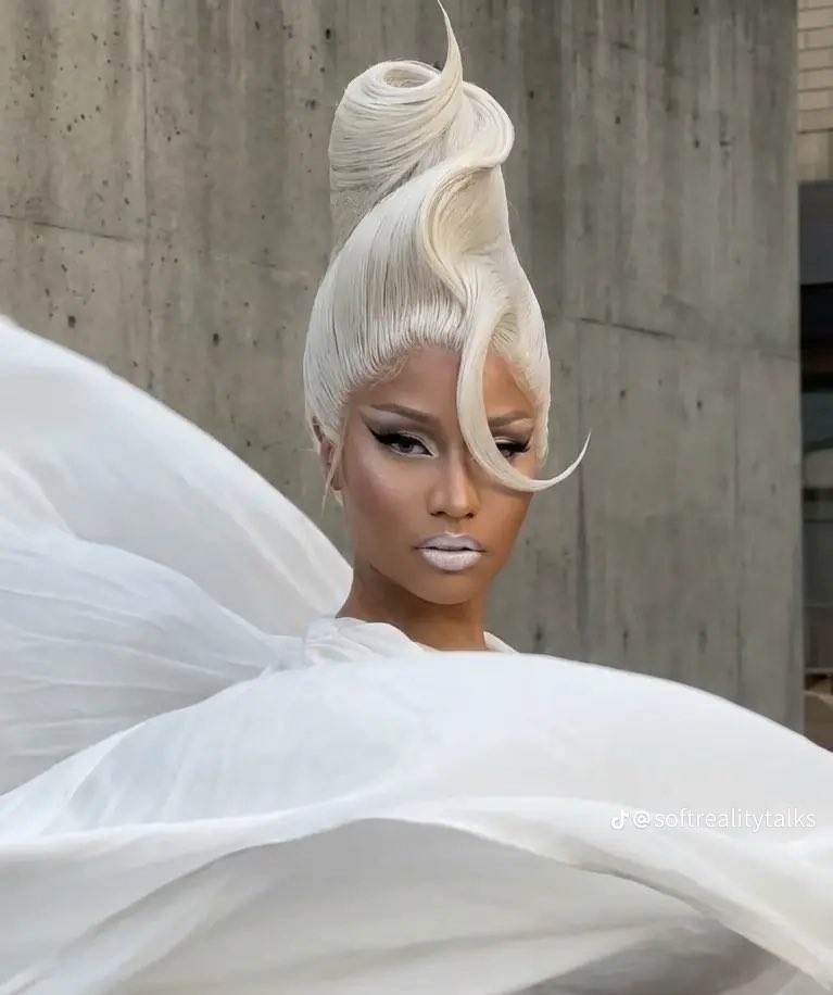 S!N M!!N4J tweet media