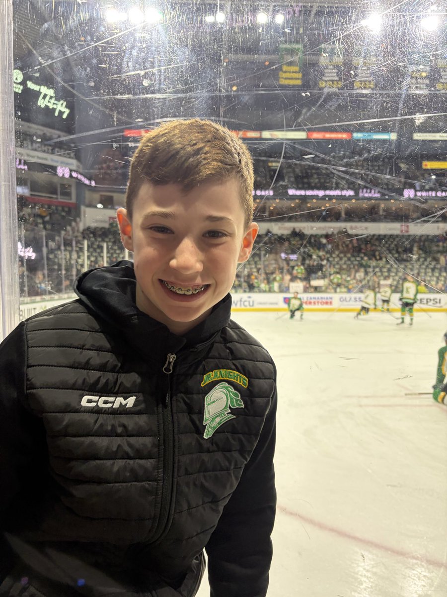 minnice's tweet photo. @CoultersRx @LondonKnights 

116 row B seat 7
#snapshotgiveaway https://t.co/SC0wA7t6sm