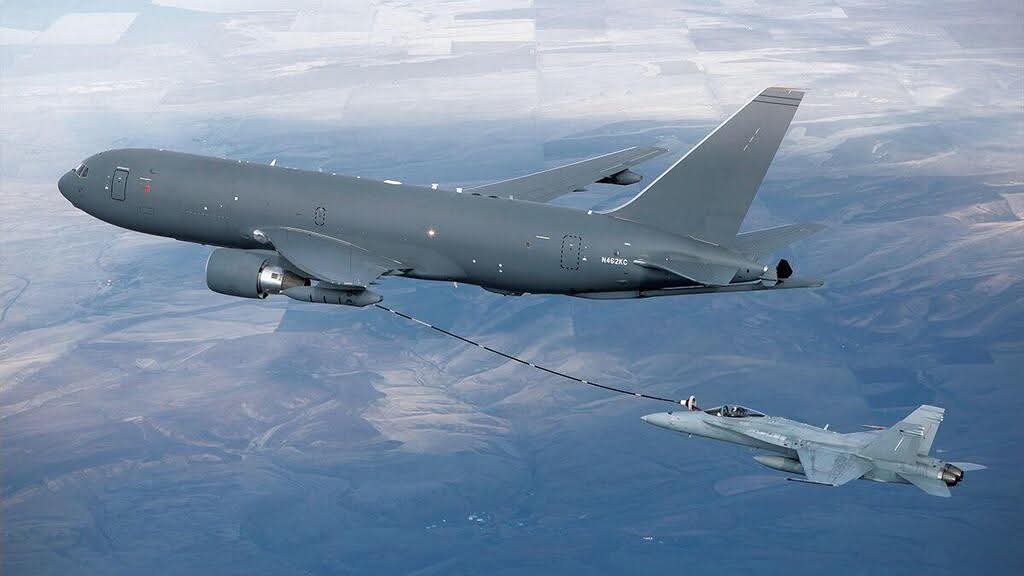 ضربة إيرانية مزدوجة لأمريكا والسعودية..

وكالة رويترز كشفت خيرا صادما بأن إيران قصفت 5 طائرات تزود بالوقود أميركية في قلب الأراضي السعودية، وتحديدًا قاعدة الأمير سلطان الجوية..أنكرت السعودية ألف مرة أن أراضيها تُستخدم لأعمال عدائية ضد إيران، وخرج الخليج يردد خطاب المظلومية حول