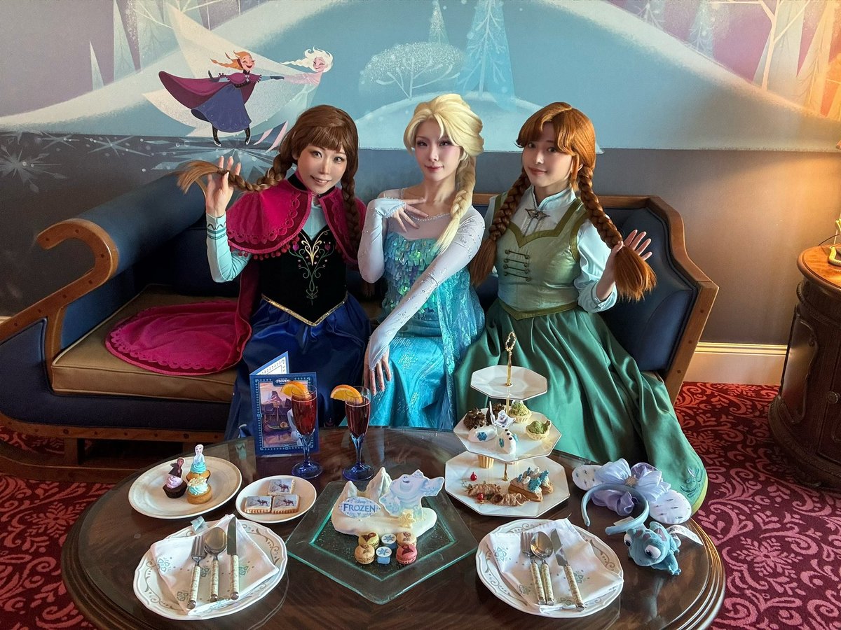 mizka_cos's tweet image. ⚠︎仮装/cosplay  #Frozen 

アナ雪公開12周年

｡ﾟ❄︎｡･｡ﾟ❄︎｡･｡ﾟ❄︎｡

香港ディズニーランドホテル🇭🇰 🏰
フローズンスイートでお祝い🥂✨

@gkgk_____nomeru 
@yuriaidlv