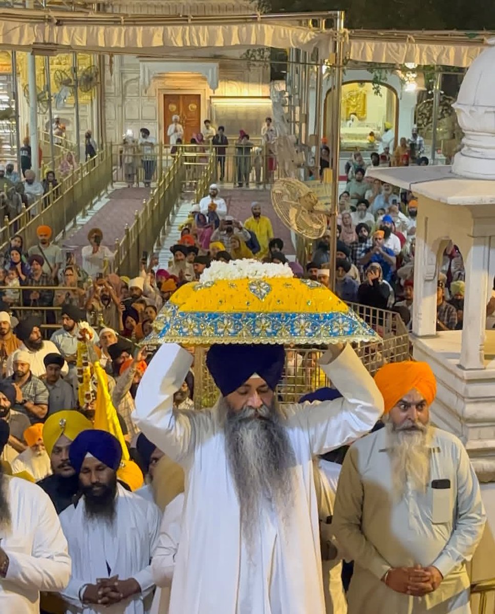 Being_Panjabi's tweet photo. 🌸 ਚੇਤ ਦੀ ਸੰਗਰਾਂਦ 🌸   

੧੪/੩/੨੦੨੬   ਦਿਨ - ਸ਼ਨੀਵਾਰ 

ਚੇਤਿ ਗੋਵਿੰਦੁ ਅਰਾਧੀਐ ਹੋਵੈ ਅਨੰਦੁ ਘਣਾ ॥ ਸੰਤ ਜਨਾ ਮਿਲਿ ਪਾਈਐ ਰਸਨਾ ਨਾਮੁ ਭਣਾ ॥ ਜਿਨਿ ਪਾਇਆ ਪ੍ਰਭੁ ਆਪਣਾ ਆਏ ਤਿਸਹਿ ਗਣਾ ॥ ਇਕੁ ਖਿਨੁ ਤਿਸੁ ਬਿਨੁ ਜੀਵਣਾ ਬਿਰਥਾ ਜਨਮੁ ਜਣਾ ॥

ਵਾਹਿਗੁਰੂ ਜੀ 🙏✨ https://t.co/egb2xZYqUm