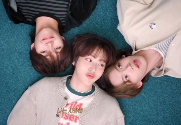 qiqifoha's tweet photo. ೯⠀⁺  ✏️⠀ 𖥻 fic prompt ⠀ᰋ 
#prettyz x jeongwoo au 
#aiwoo / #woowoongz / #seojay 

in which jeongwoo is a transfer student who’s caught the attention of prettyz, the hottest throuple on campus.. and they all have a bet on who can reel him in first. https://t.co/mbF9hJQg9a