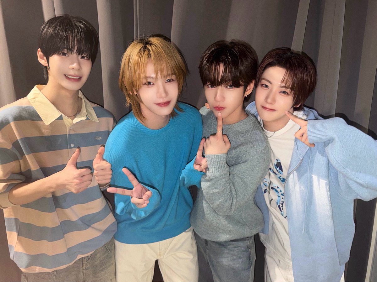 qiqifoha's tweet photo. ೯⠀⁺  ✏️⠀ 𖥻 fic prompt ⠀ᰋ 
#prettyz x jeongwoo au 
#aiwoo / #woowoongz / #seojay 

in which jeongwoo is a transfer student who’s caught the attention of prettyz, the hottest throuple on campus.. and they all have a bet on who can reel him in first. https://t.co/mbF9hJQg9a