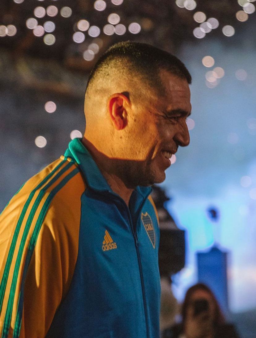 MykeRincon's tweet photo. NO HAY QUE DEJARLO SOLO.
Más allá de lo que todos sabemos, aunque las cosas no están bien, pero ama al club. Los otros solo quieren a BOCA para privatizarlo, hacer negocios y política de Argentina. 

SIEMPRE: JUAN ROMÁN RIQUELME. https://t.co/26MZGPfIo8