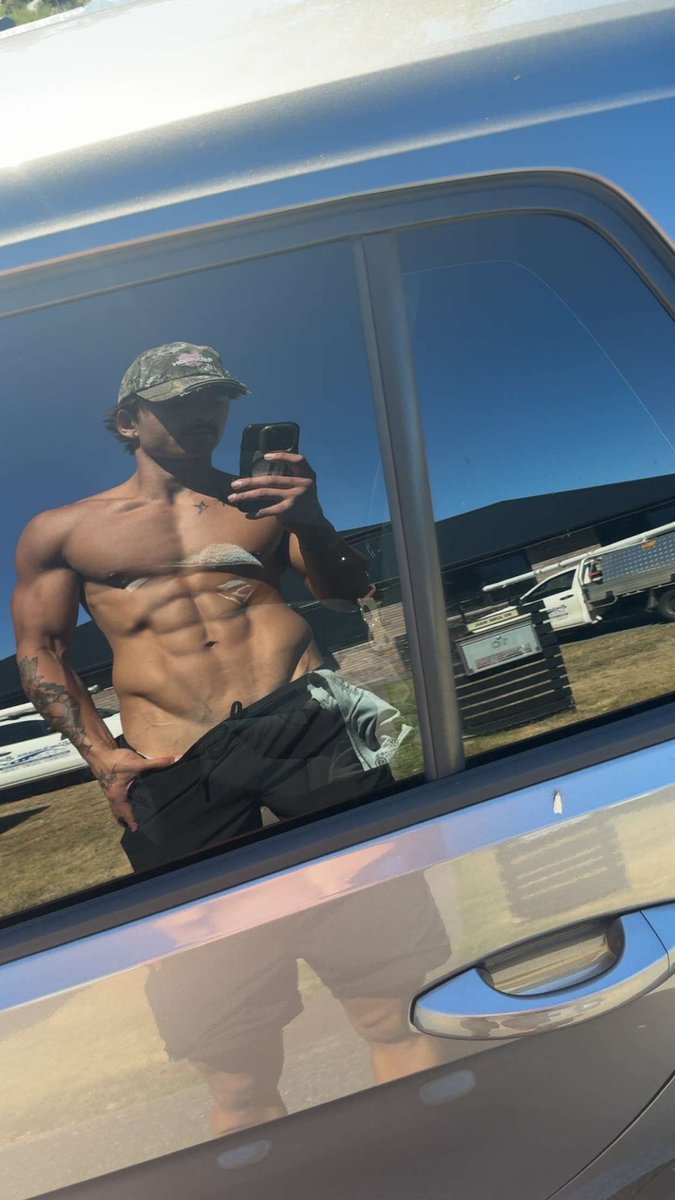 auscashmaster04's tweet photo. Car window pics always add double aesthetic.

Who agrees? 🤔 https://t.co/cJHsN33REK