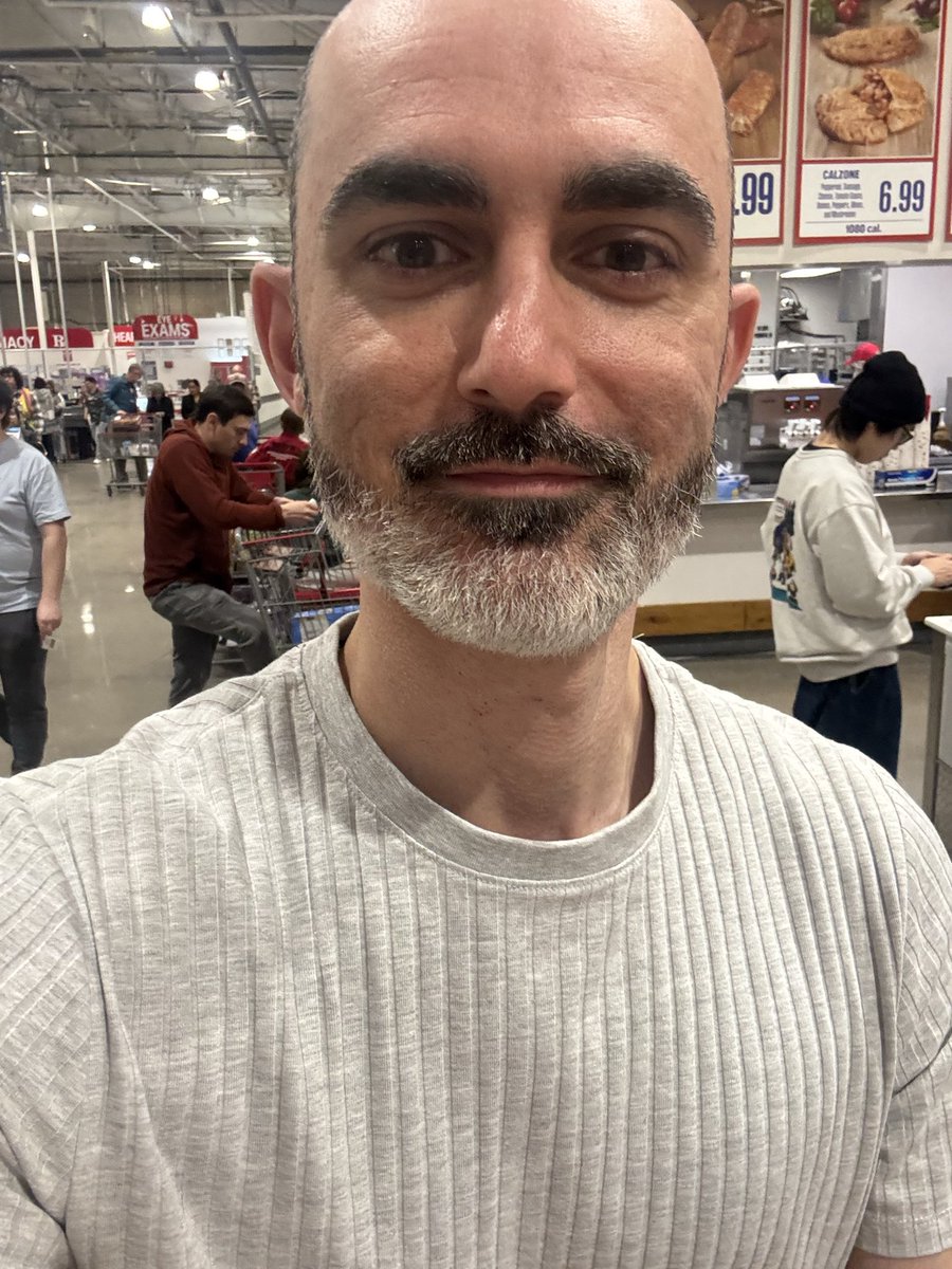 pcarMD's tweet photo. @PediAnesthesia trainee social at the Museum of Illusions starts in 30 minutes! 🍕50 Costco pizzas + a room full of passionate people talking peds anesthesia and why we love what we do!  #PedsAnes26 #Mentorship @ASALifeline @FutureAnesRes