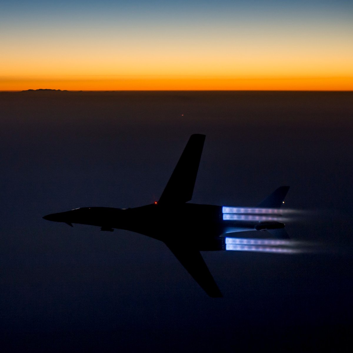refueled's tweet photo. Good night. Stay safe this weekend!
B-1B Lancer https://t.co/NDlkEinbGC