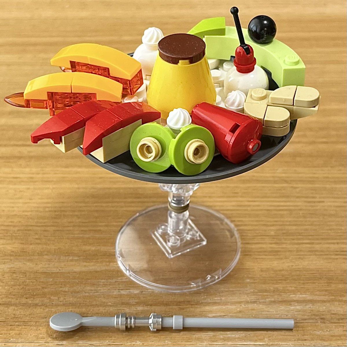 taka-lego tweet media