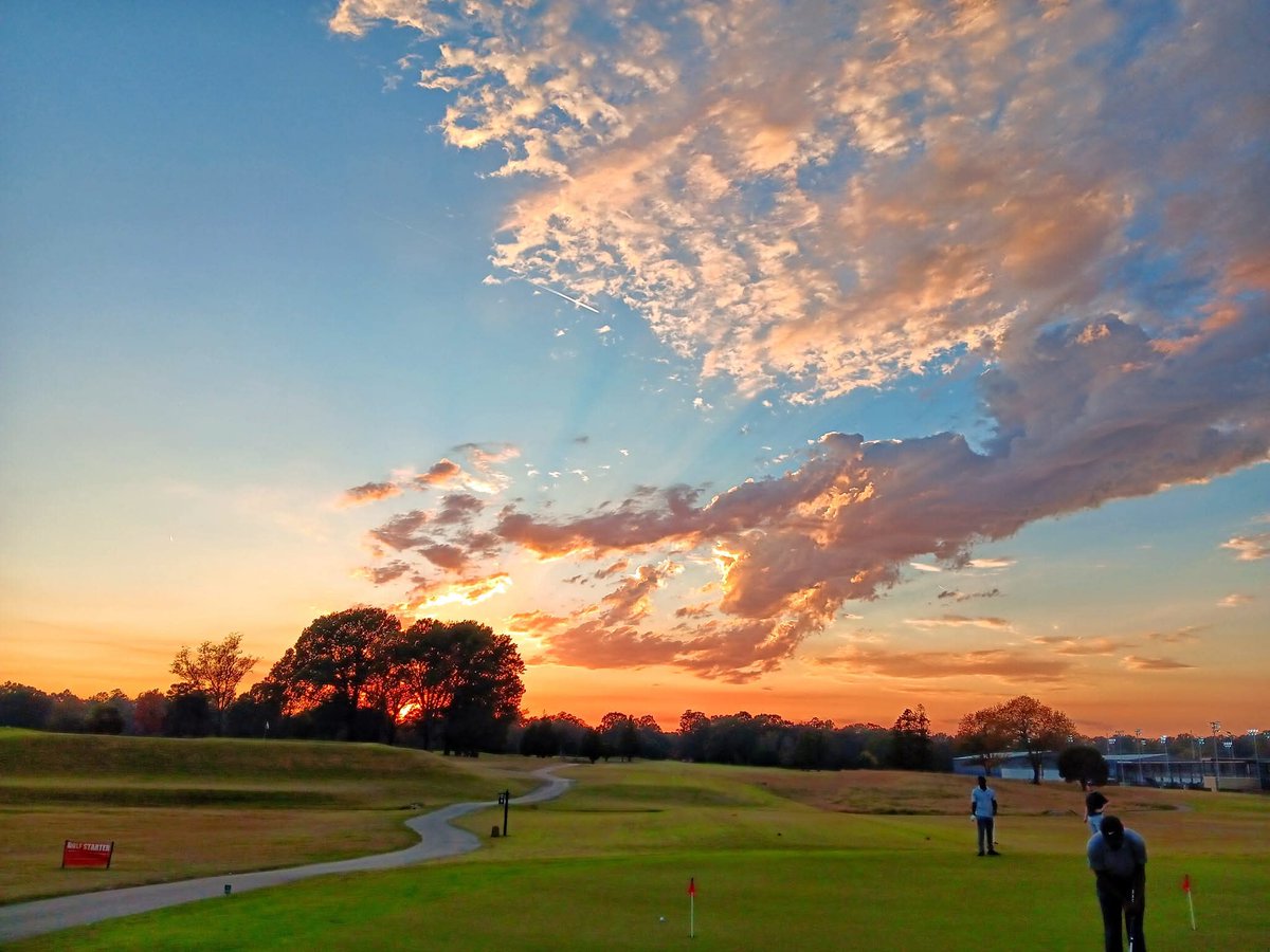 hannahsview's tweet image. Goodnight! ⛳️  

#sunsetlovers #photography #Memphis
