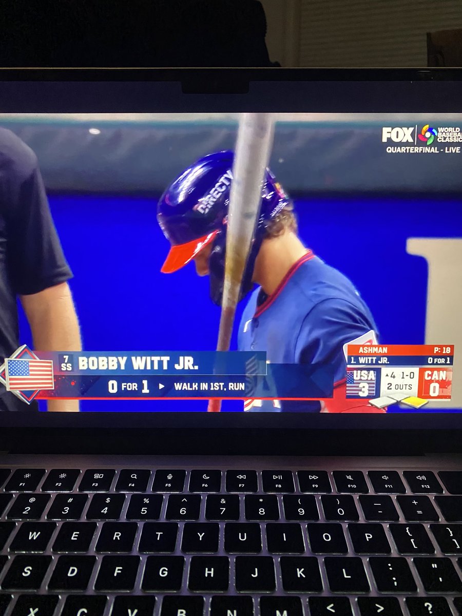 Mattt_Rizzo's tweet photo. @FOXTV why are you not showing players’ WBC stats when they’re at the plate ..? Are you guys really that lazy or just stupid ?? We want to see how everyone is hitting 🙄 https://t.co/WbYQf7WwBJ