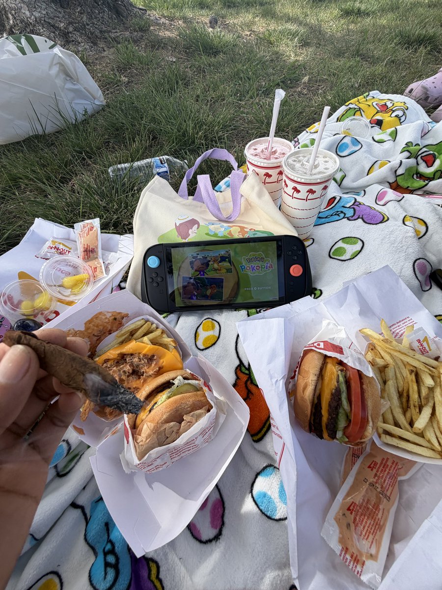 Xaurk 🦇 tweet media