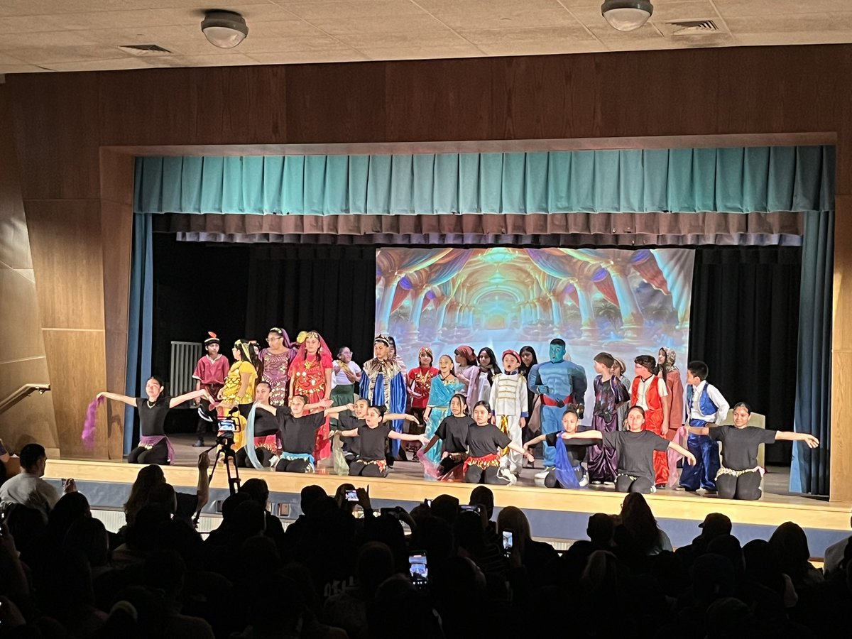 Learners & Leaders- PS 305Q tweet media