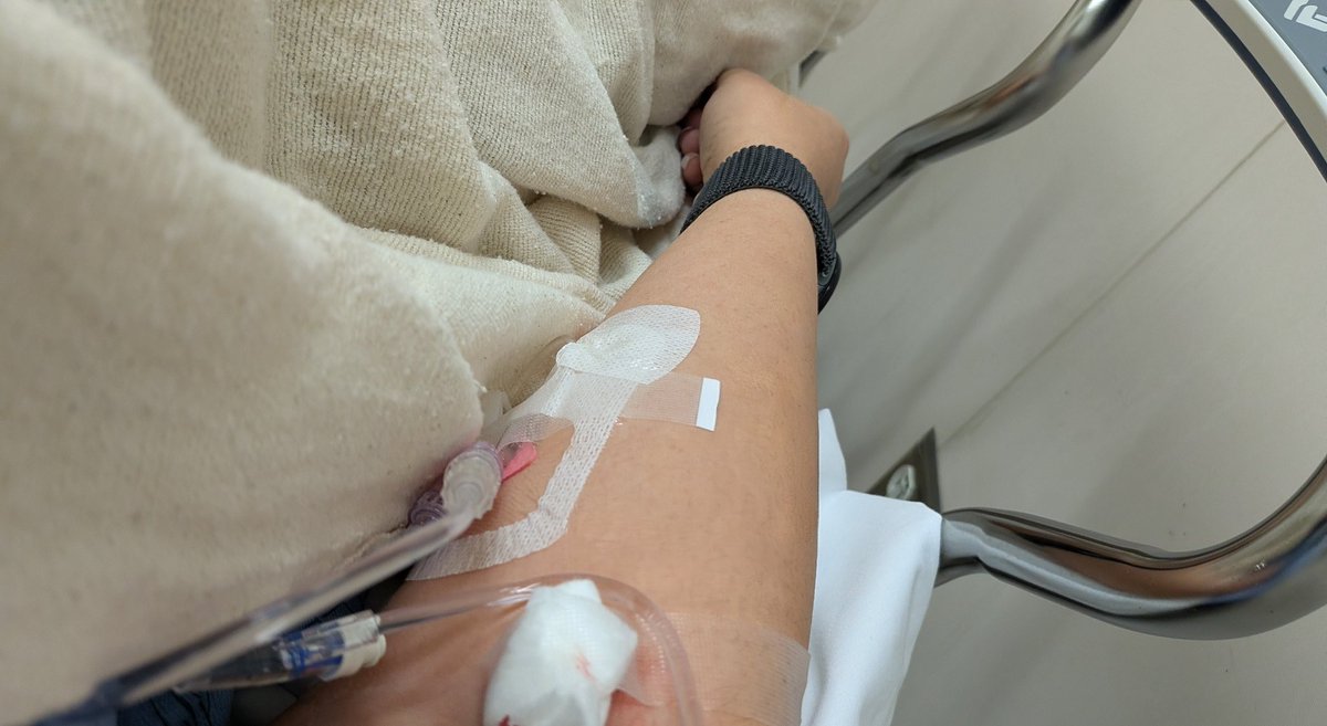 ⦗ 𝙂𝙇𝙄𝙏𝘾𝙃𝙄𝘾𝘼 ⦘ Cyberpunk Vtuber 💾🫔 tweet media