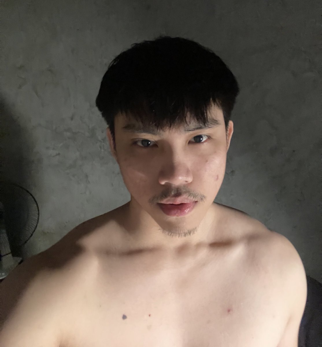 HeroGenaro's tweet photo. Took the glasses off and the nerd inside left momentarily. https://t.co/6qF1QICu70