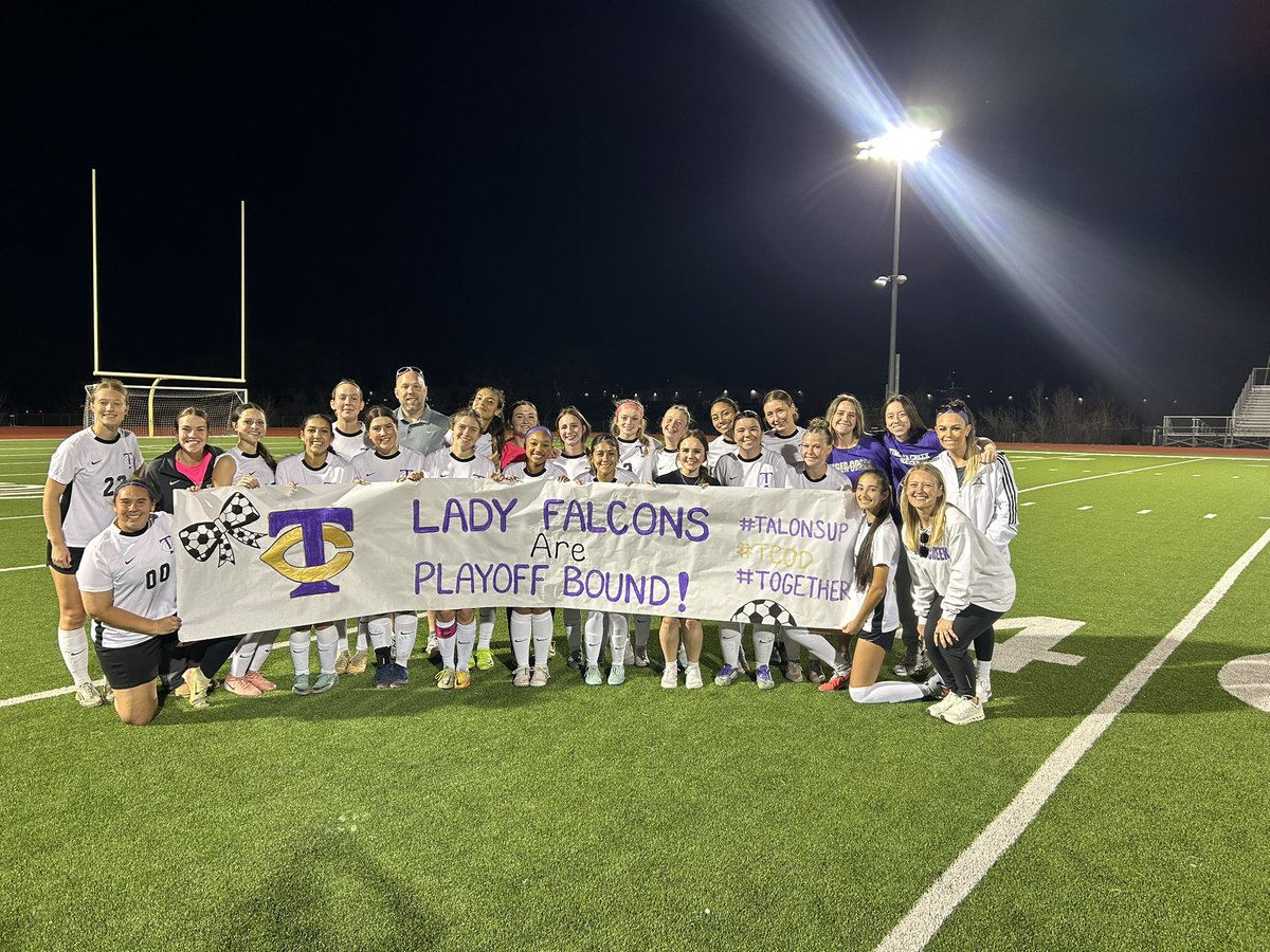 TCHS_WSOCCER's tweet image. A big night for our Falcons!!!

1. Clinched playoffs
2. America now holds the record for career clean sheets at TCHS!!

#tcod #talonsup
@KISDAthletics @TCHS_WAthletics
