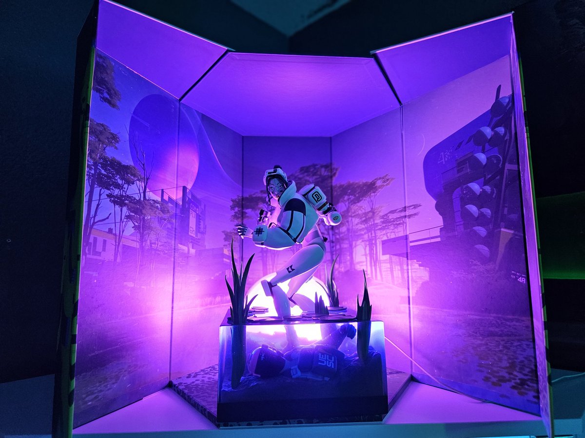 PAID2BFAMOUS tweet media