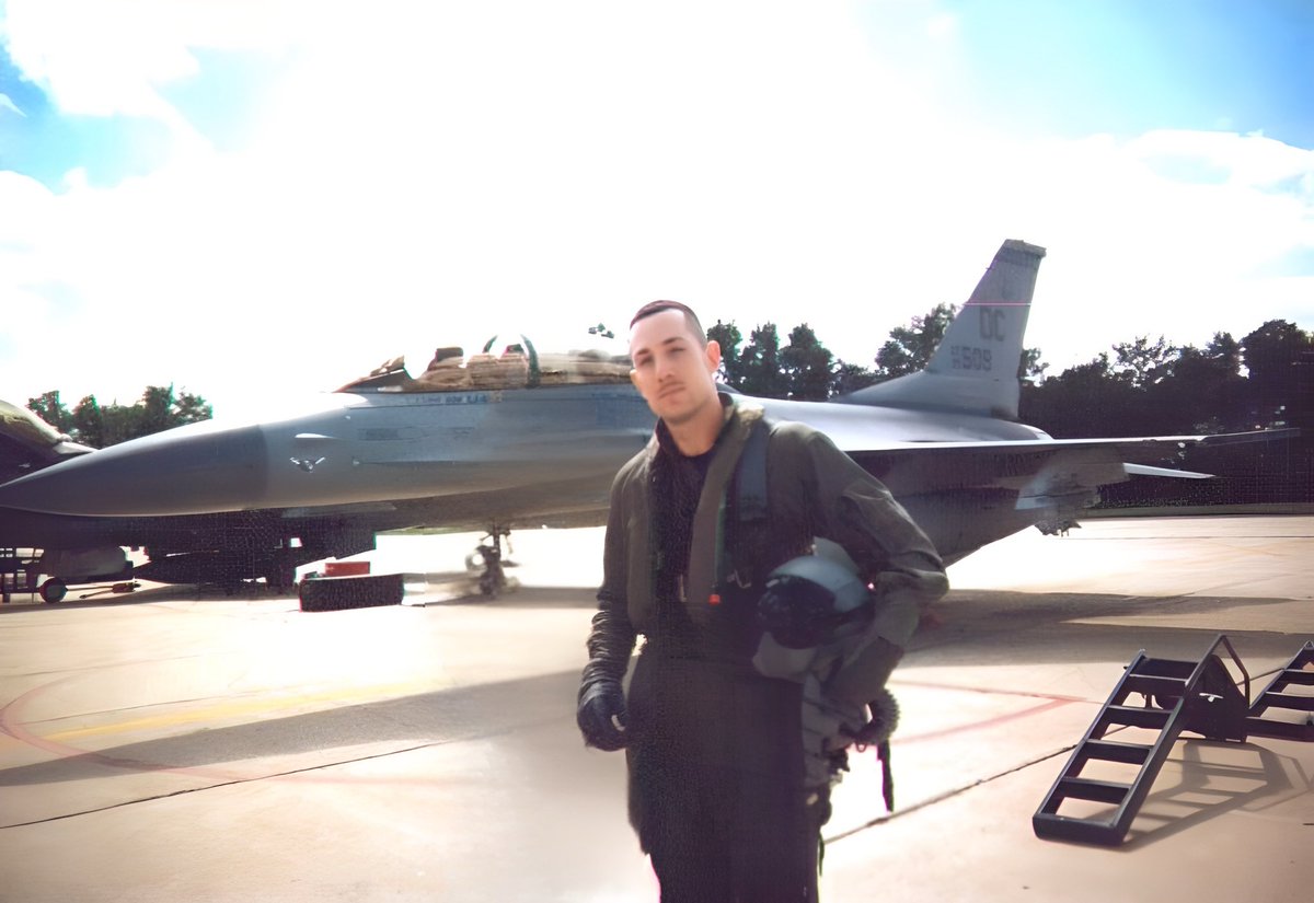 VNTHEM REPVBLIC | 2044 tweet media