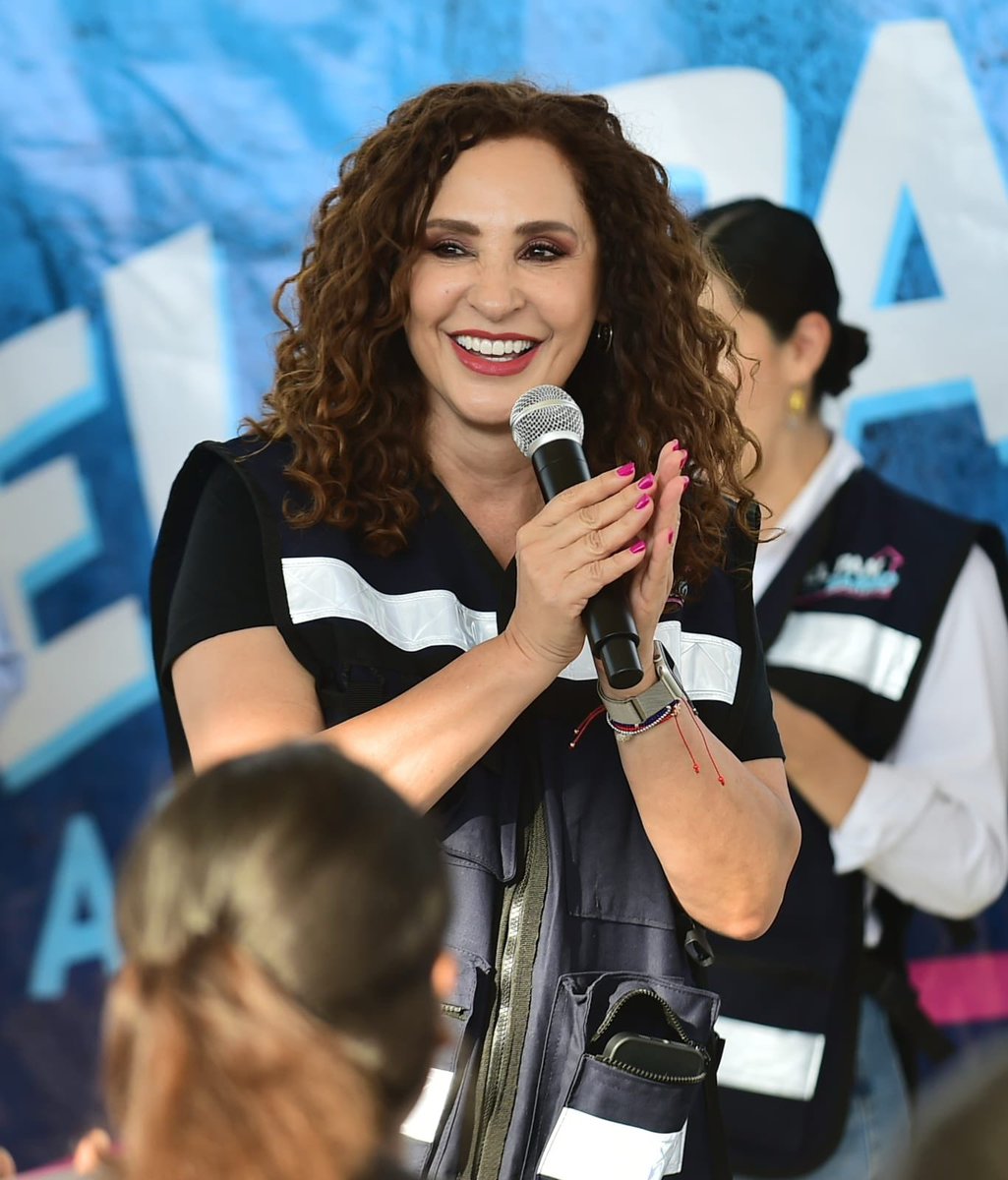 Gina Campuzano tweet media