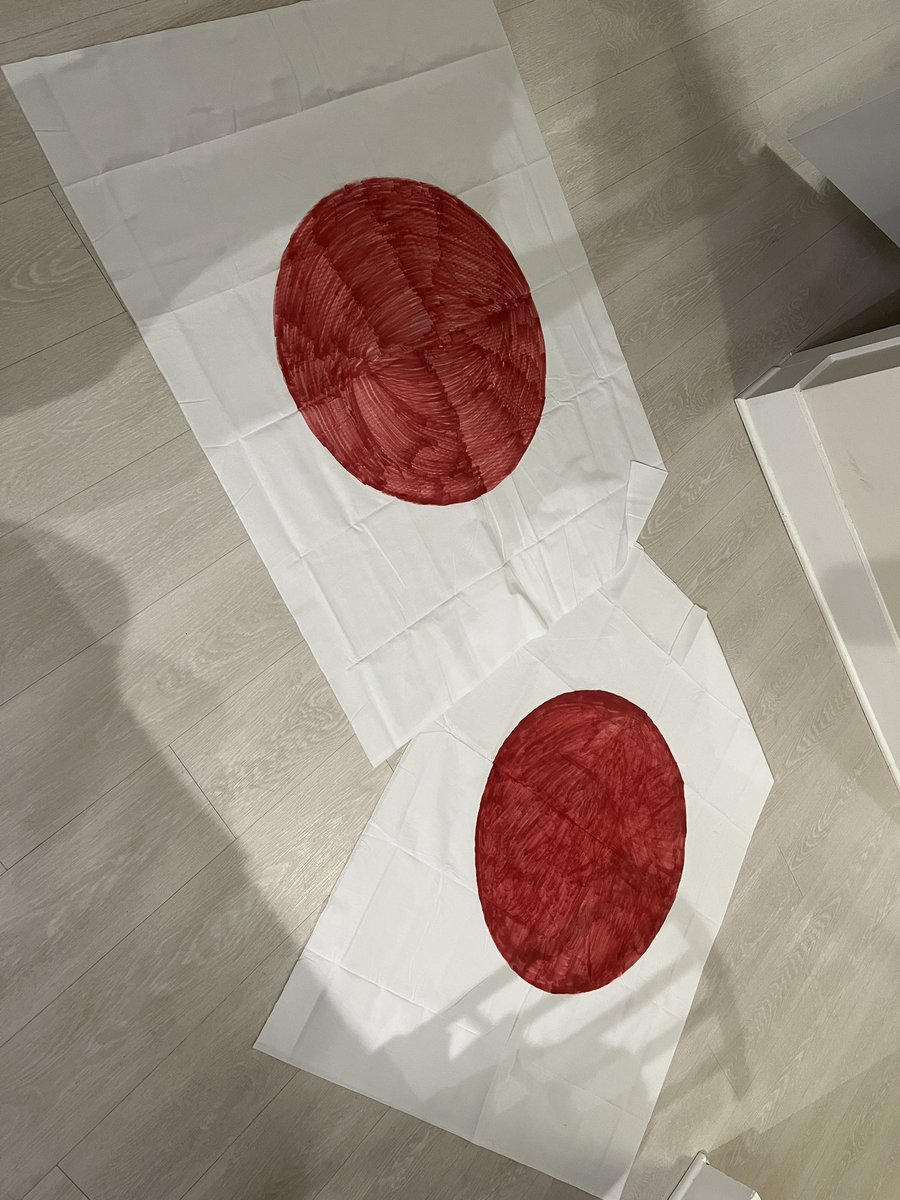 shootgames12345's tweet photo. アメリカに日本の国旗🇯🇵売ってなくて前日に布買ってきて作った😎
初の野球観戦楽しみ😊
#WBC・侍ＪＡＰＡＮ https://t.co/CDDTZVR9ND