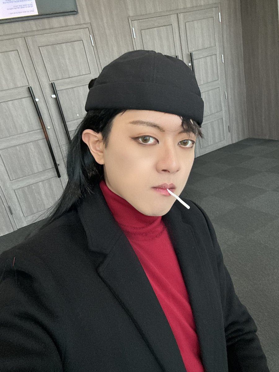 리버 tweet media