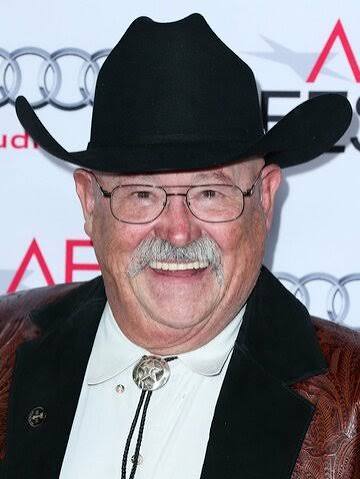 ToastedKennyD's tweet photo. I am Barry Corbin https://t.co/MgorLG28OQ