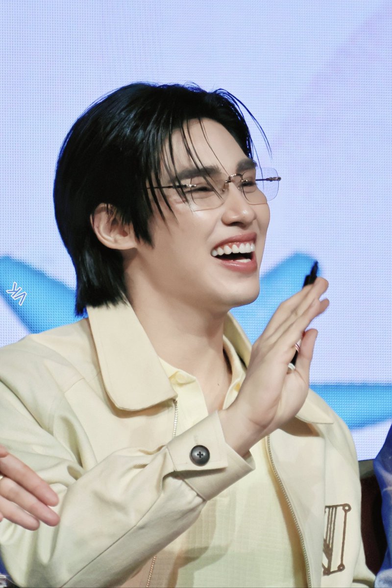 ยิ้มตาหยีเลย
UPPOOM MACAO FANMEET
#COLORVERSEUPPOOMFM
#poompps #uppoompat #UpPoom
