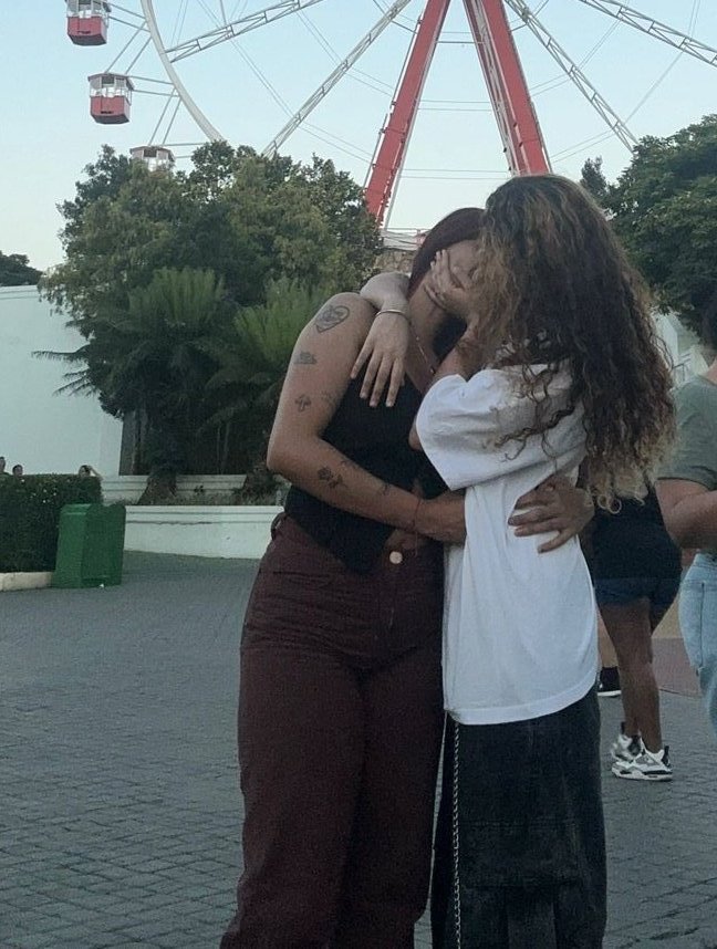 lia is yoshiki e dona de carol tweet media