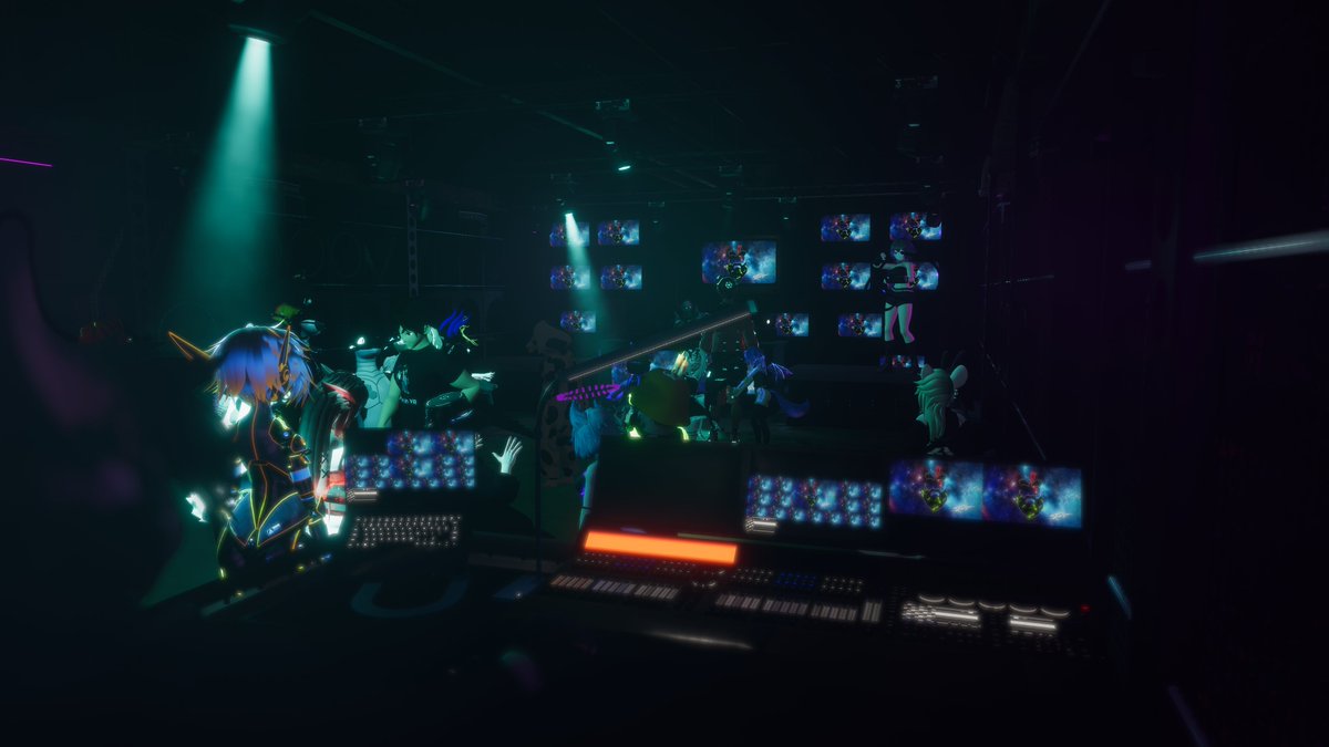 Gathering tweet media