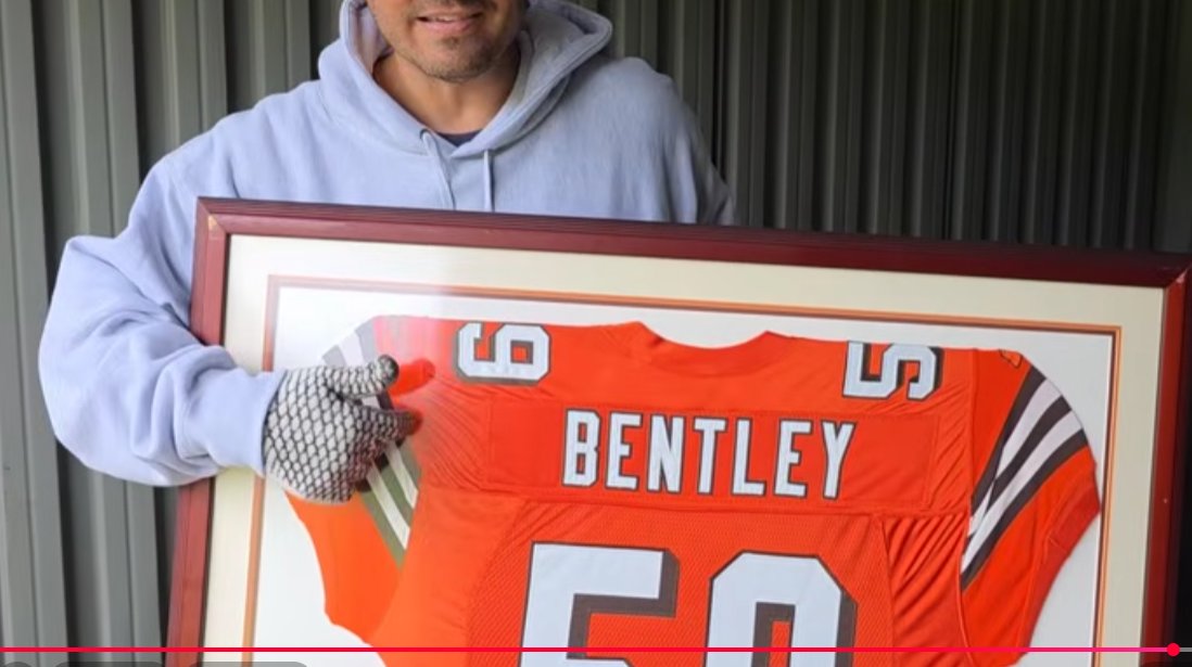 Lewis, William... William tweet media