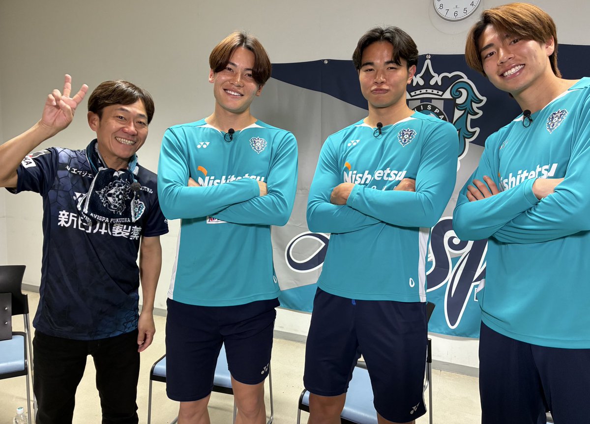 AvispaF's tweet photo. 【メディア情報📺】
今日の「KICK OFF！FUKUOKA」は
J1初挑戦の新加入3選手の座談会👀

#辻岡佑真 選手 #道脇豊 選手 
#山脇樺織 選手 が登場🎉

#TNCテレビ西日本
本日3/14(土）11:20～
お見逃しなく🐝🐝🐝

#アビスパ福岡 
#キックオフフクオカ https://t.co/oWbpIkbe9j