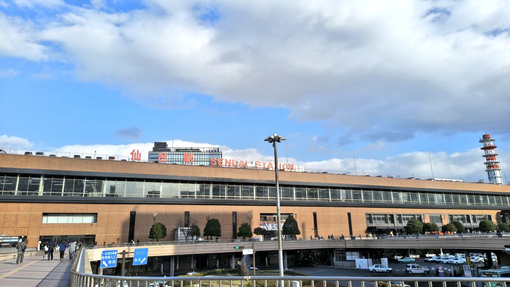 _yukitanaka's tweet photo. 惑星形成討論会 2026 に参加するため東北大学に出張していました (事後報告)
添付の写真は，仙台に来る度に毎回この構図で撮ってるような気がする仙台駅です． https://t.co/D5LEDlrZmz
