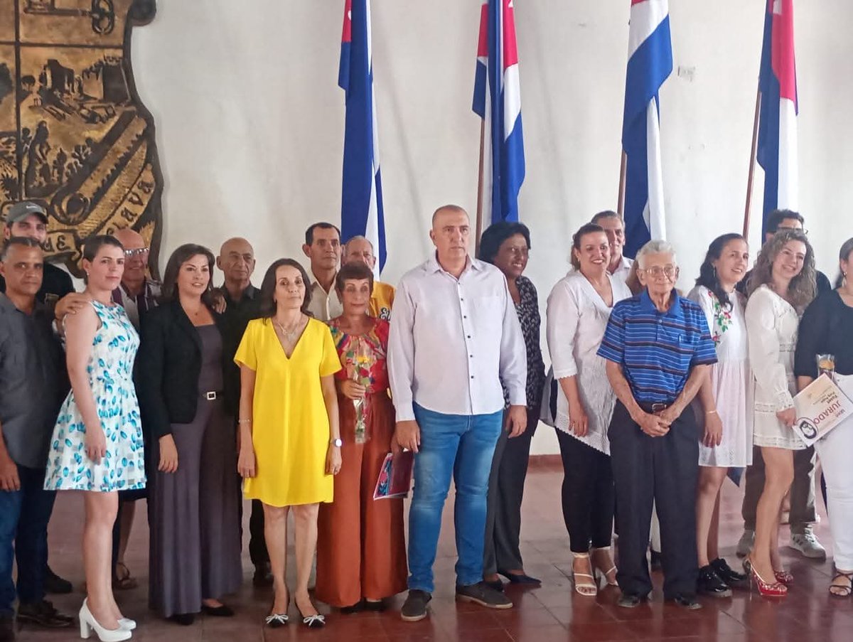 #PorLasTunasLaVvictoria
Homenaje a la prensa Tunera.  Muchas felicidades y todo nuestro reconocimiento por su abnegada labor.