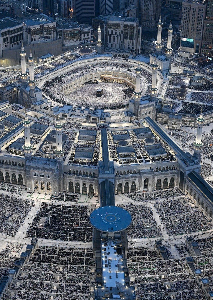 eliteacadmey_'s tweet photo. "اللهم لا تحرم أحداً رأى هذه الصورة من زيارة بيتك الحرام، والصلاة فيه، والطواف حول الكعبة المشرفة..
اكتب (يارب) لعلها تكون ساعة استجابة 🤲✨
#مكة #المسجد_الحرام" https://t.co/IrGXRxXzt2