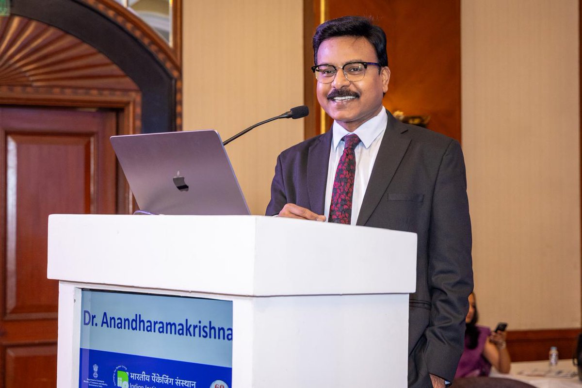 csir_niist's tweet image. 1/2 Director, CSIR-NIIST, Dr.C. Anandharamakrishnan, delivered a compelling keynote address on Sustainable Packaging Solutions,  #SustainablePackaging @CSIR_IND @DrJitendraSingh