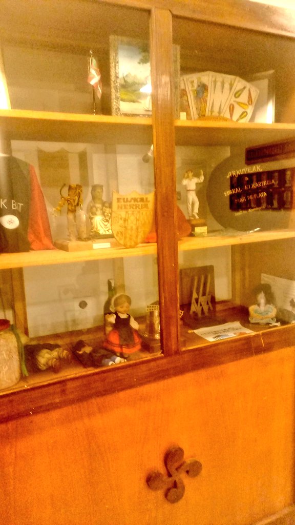 El abuelo
La bisa 
El Bisa 
Y Diana....la perra