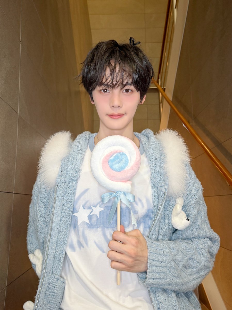 ZEROBASEONE tweet media