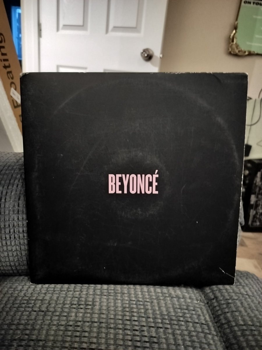 Beyoncé - Self-titled

I got this cheap as it was obviously a DJ copy with all the wear, but it cleaned up nice.

#nowplaying #nowspinning #drunkinlove #partition