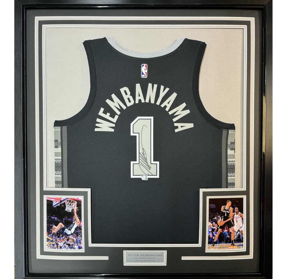 joessportscard's tweet photo. 🚨 VICTOR WEMBANYAMA  SIGNED AND FRAMED JERSEY GIVEAWAY (With NBA authentication)

To enter you MUST complete all steps:

1. Follow @PlayoffLakers_ 
2. Like and Repost this post
3. Subscribe, like, comment to my YouTube https://t.co/J5JV7UjWz1
4. Comment Done

Bonus entry: 
1 additional entry for each friend you tag (Max 5 bonus entries per person)