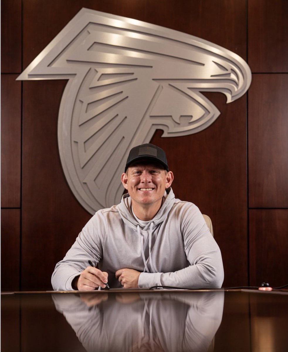 Chris_Sailer's tweet photo. Chris Sailer Kicking is beyond proud of our very first student, lifelong friend, staff member &amp; NFL Legend @nickfolk2

He has signed a 2-year deal with the @AtlantaFalcons at the age of 41! 

Nick has lead the NFL in FG% for the past 3 straight years going a combined 70-73. https://t.co/phADFiqToU