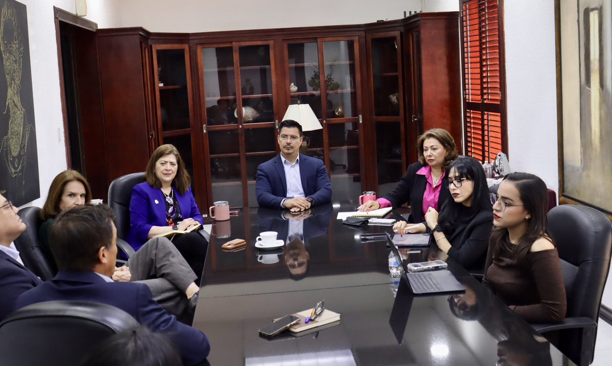 TEEChihuahua tweet media