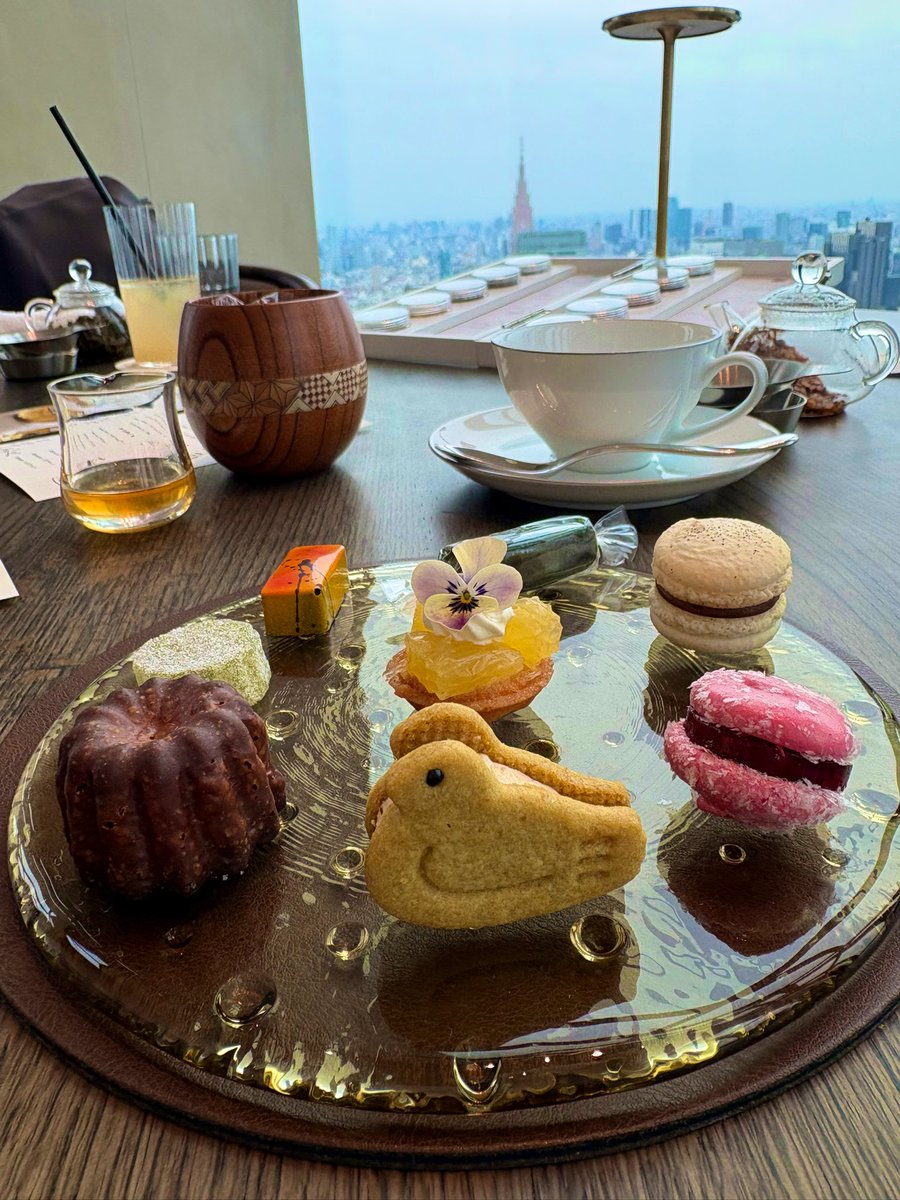 Founder_M_'s tweet photo. 仙台で個人サロンをされている仲良しカルサイセラピさんと🍽️
いくちゃんから預かっていた金の玉もお渡ししました🥚✨￼🤣

仙台では本格カルサイを施術できるセラピストはまだまだ少ないと聞きます。
私と同じ思想のセラピストさんですので、40歳以上でお身体にお悩みをお持ちの東北貴兄はぜひ😊

(彼女のXアカウントがまだ無いため、私までご連絡頂ければご紹介いたします♡)